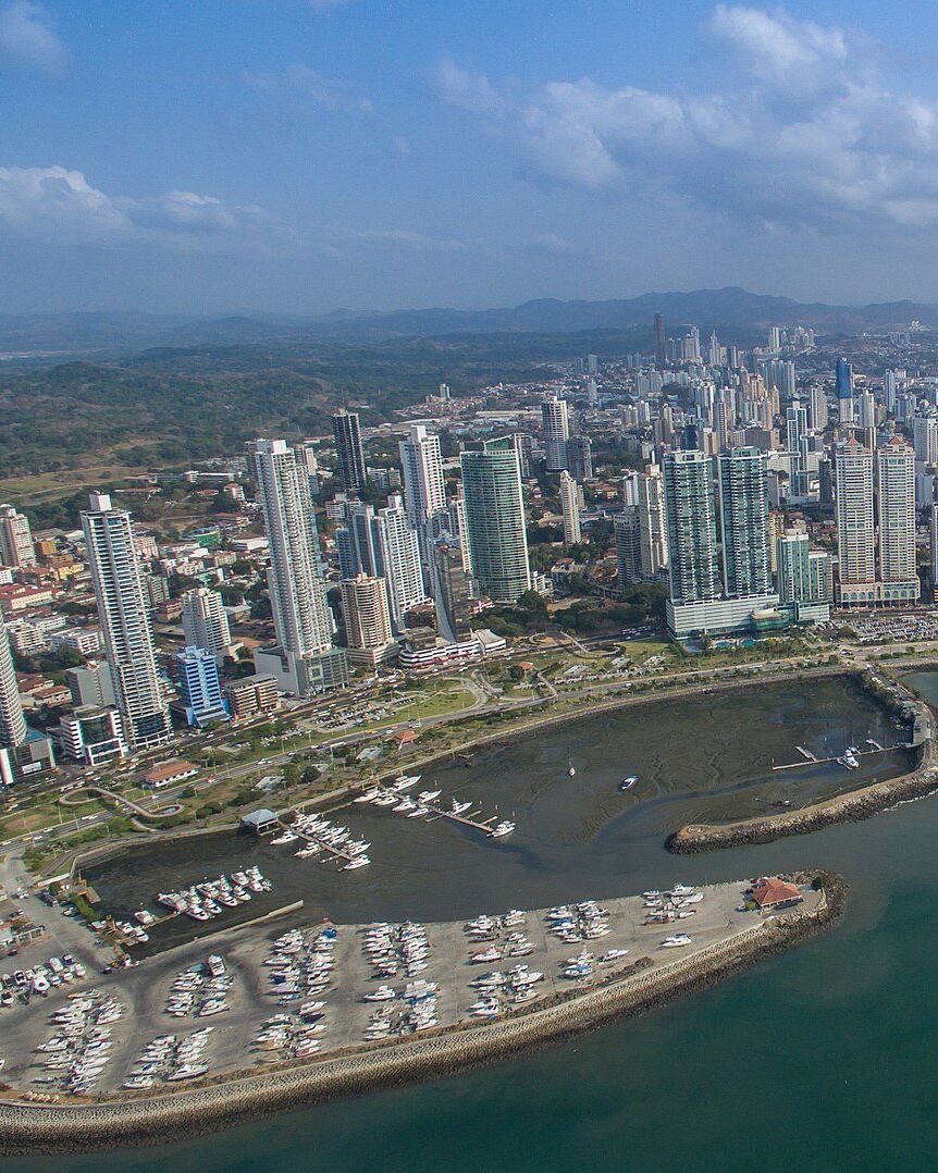 Vista aérea de Ciudad de Panamá y la Cinta Costera